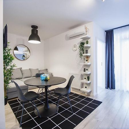 Trendy Apartment Near City Center Oradea Extérieur photo