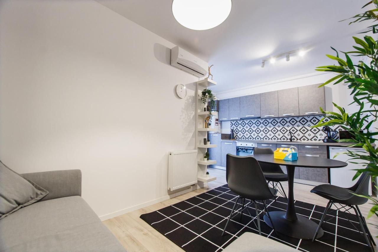 Trendy Apartment Near City Center Oradea Extérieur photo