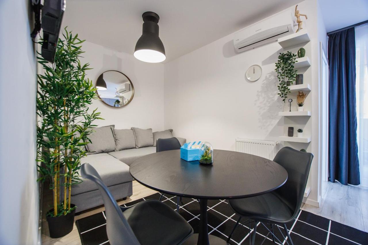 Trendy Apartment Near City Center Oradea Extérieur photo
