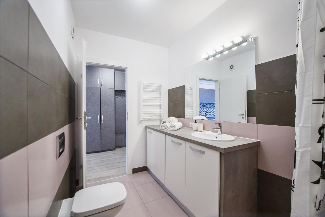Trendy Apartment Near City Center Oradea Extérieur photo
