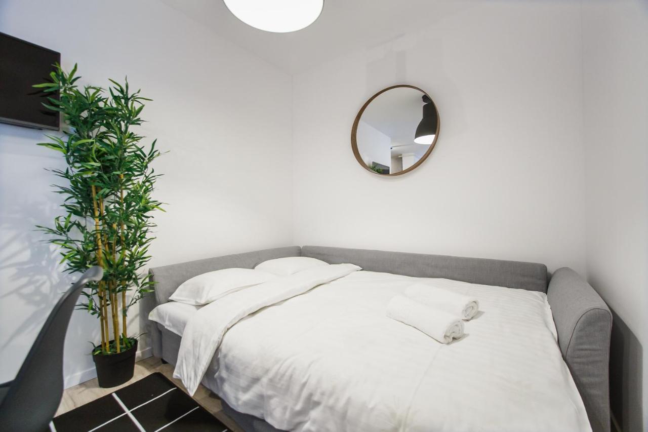 Trendy Apartment Near City Center Oradea Extérieur photo