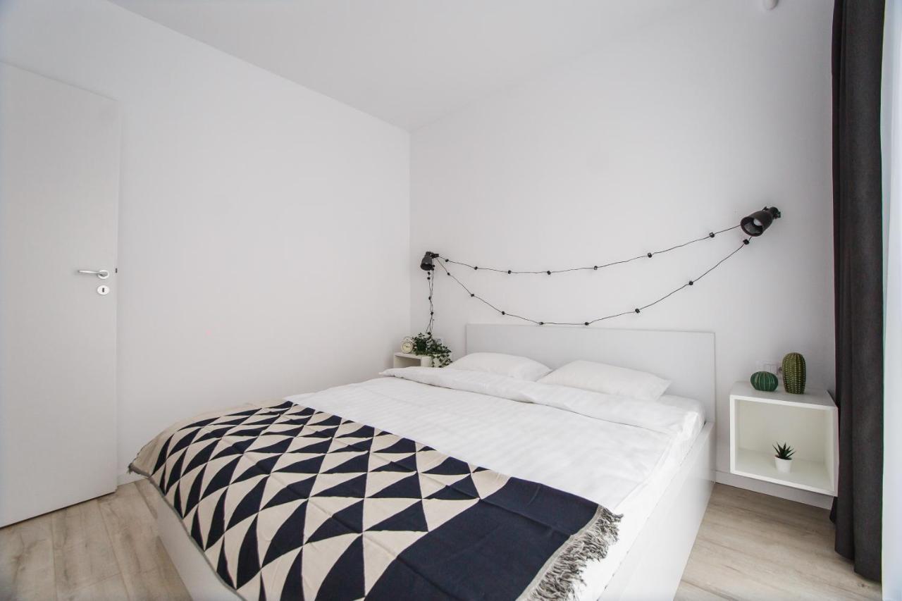 Trendy Apartment Near City Center Oradea Extérieur photo