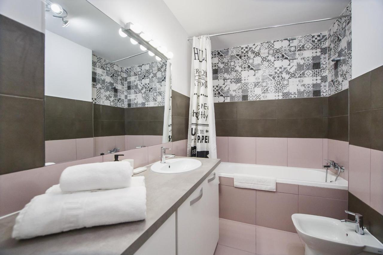 Trendy Apartment Near City Center Oradea Extérieur photo